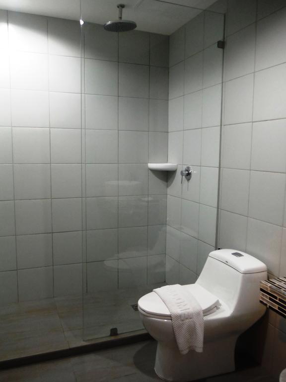 Shooters Guesthouse Pattaya Room photo